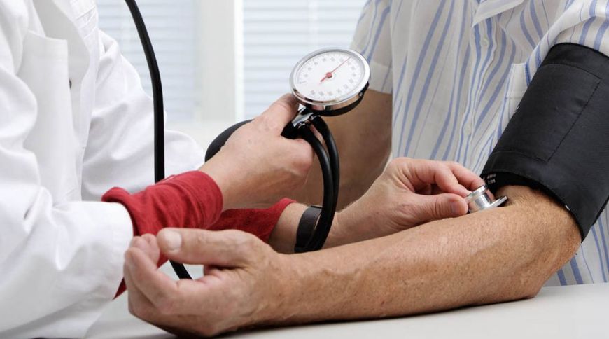 Preparación de alimentos frescos y naturales en Perú